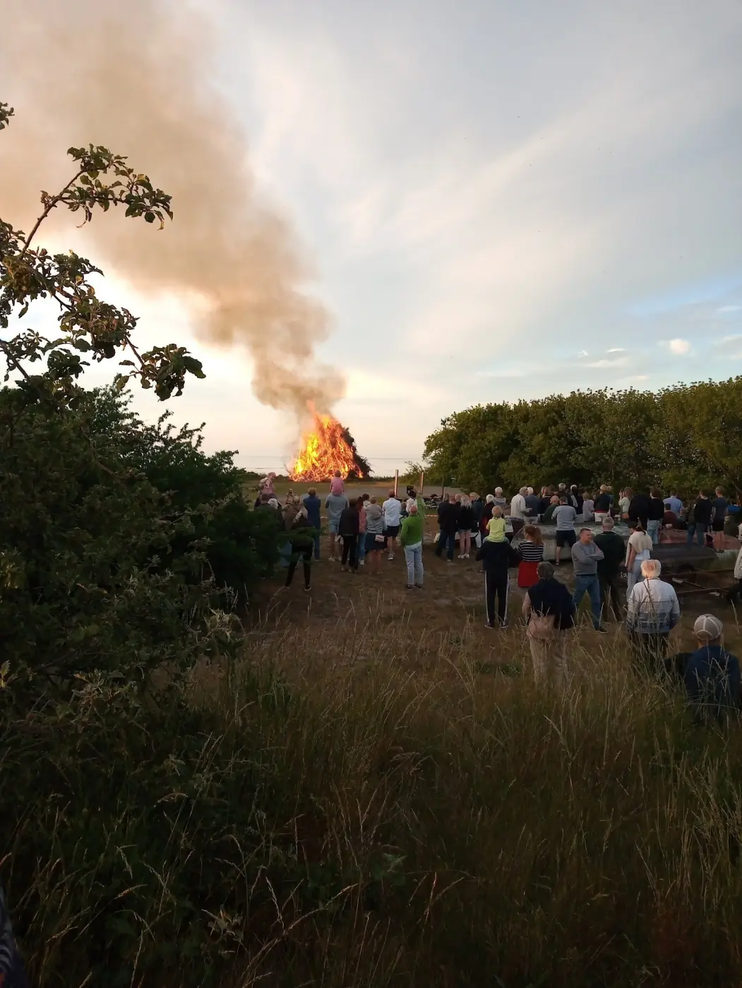Gran hoguera en una fiesta en Bornholm